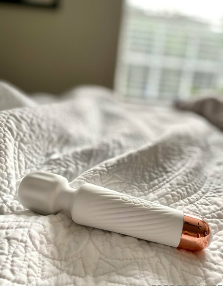 freeteravee model nude img