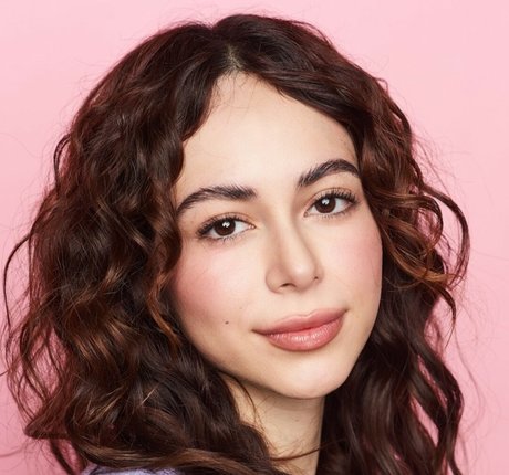 Ambar Payan nude model photos