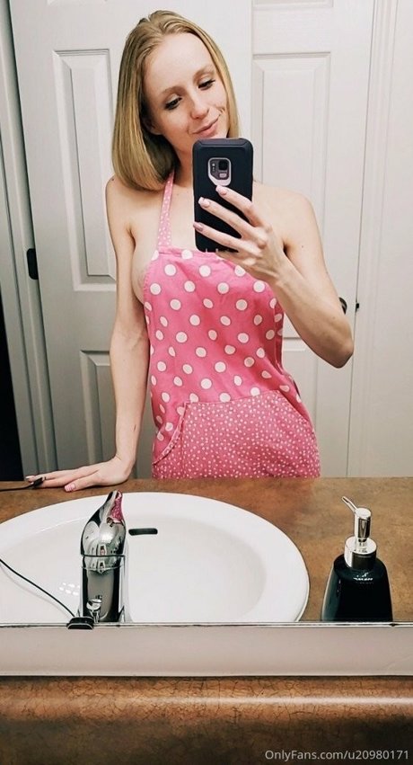 Elle Dainty hot star archive