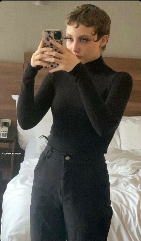 Chloe Moriondo pornstar nice pics