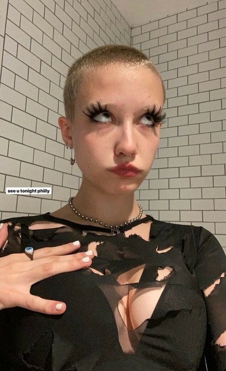 Chloe Moriondo art actress photo