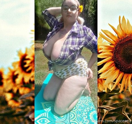 spaceEris erotic star pictures