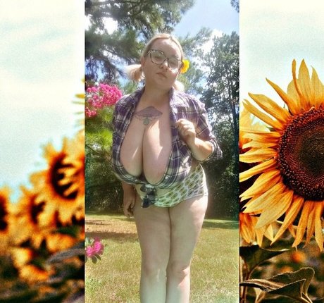 spaceEris naked model pic