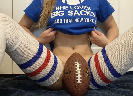 spoiledhotwife star art img