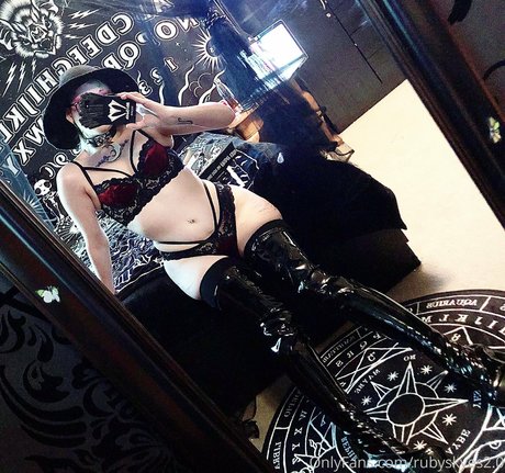 rubyskyes2 0 star naked photo