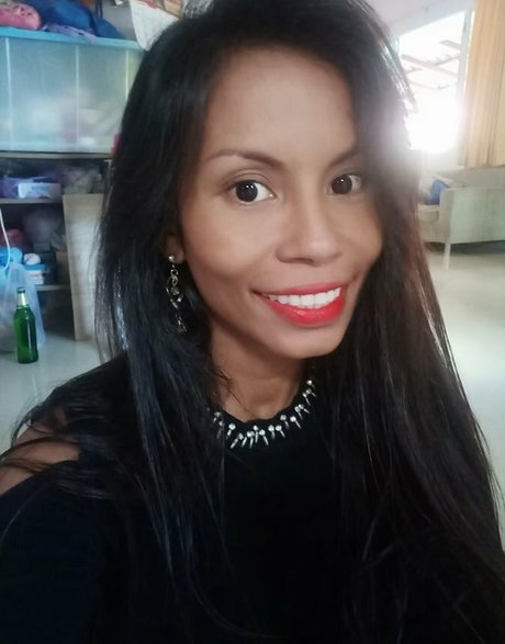 PaulaThai nudes model pics