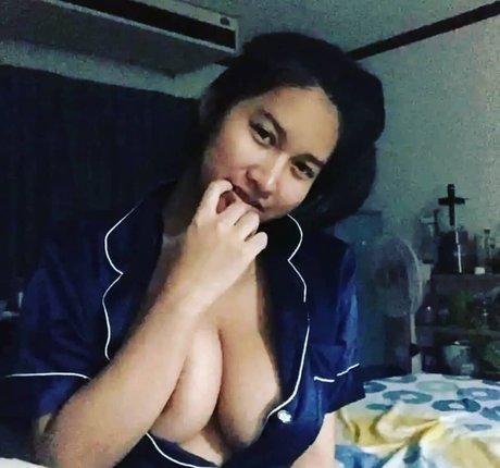 Warunee Thanyaphu porn actress gallery