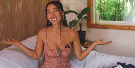 Hitomi Mochizuki pornstar art image