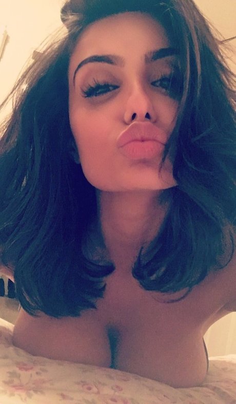 Mikaela Hoover naked actress image