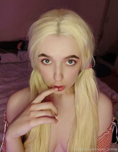 yanaanime hot model img