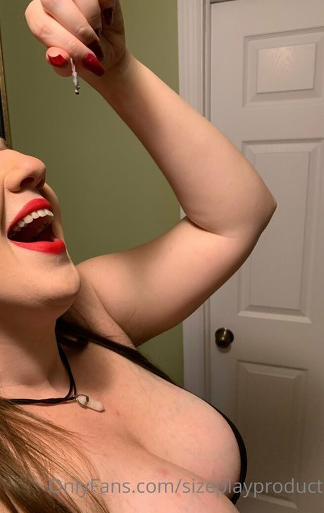 sizeplayproduct model nudes pic