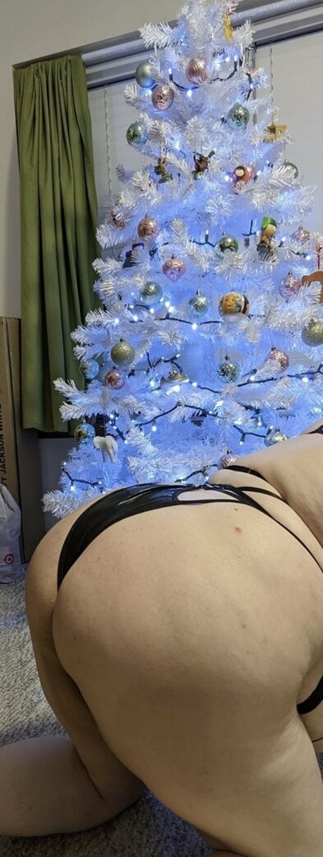 solag1998 naked model pic