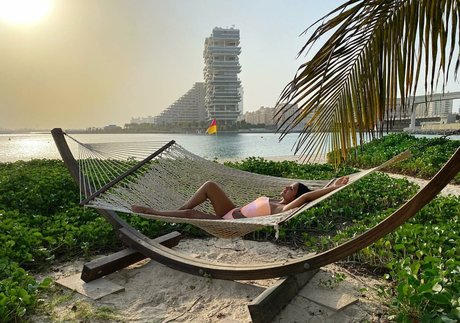 Helia Soltani star best pictures