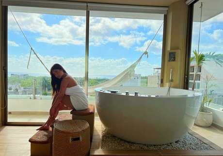 Helia Soltani hd actress galleries