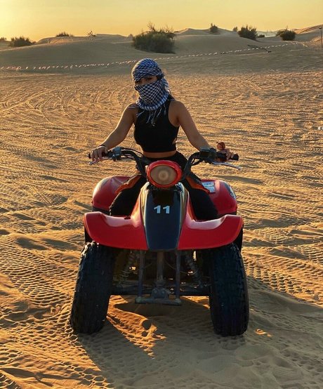 Helia Soltani pornstar sexy img