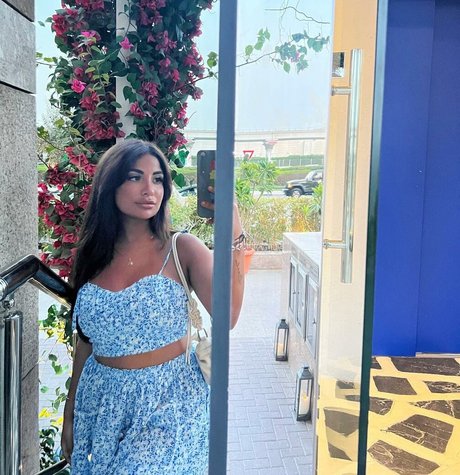 Helia Soltani hd star photos