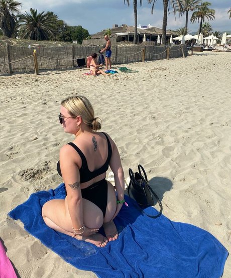 Leanne Campbell pornstar sex photos