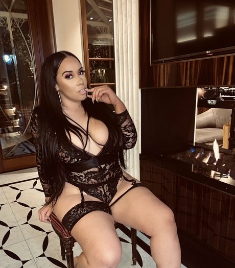 kaeeexx naked model picture