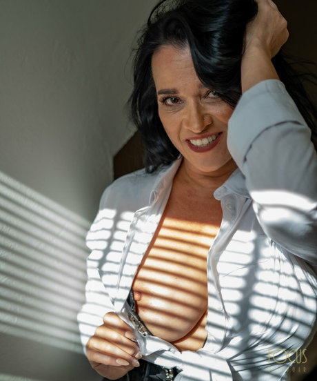 focus boudoir model naked photo