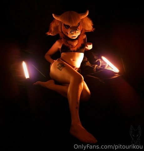 pitourikou naked model photos