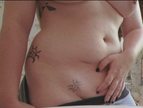 freespelaea pornographic model image