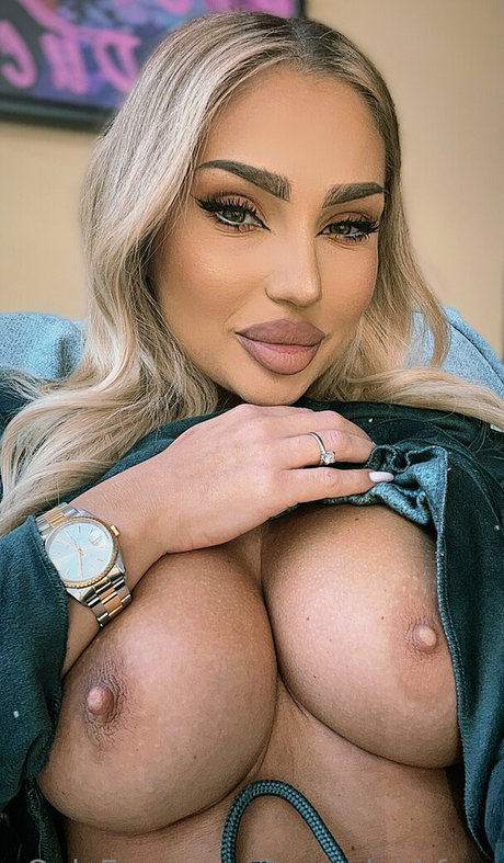 lorenelobbfree pornstar nude image