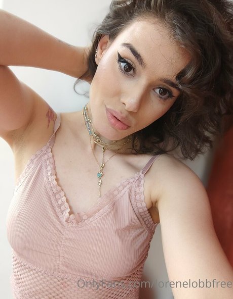lorenelobbfree model top images