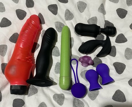 thelittlebrunette pornstar pretty pics