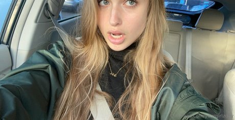 yourgirlzoey art actress photo