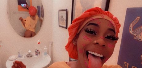 Urfavgirlfriend model beautiful pictures