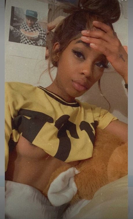 Urfavgirlfriend model porn pic