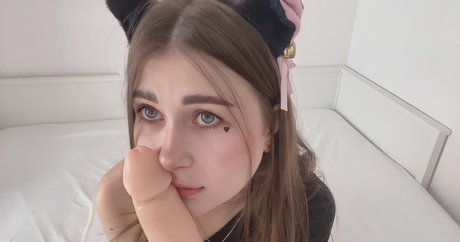 SuccubusNya beautiful model picture