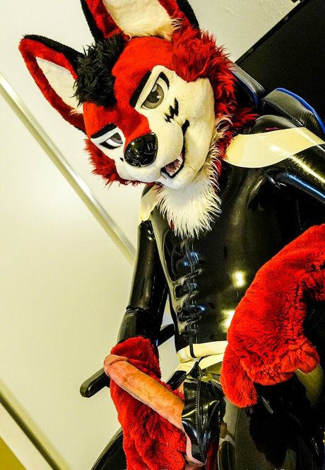 wolf ezo erotic model image