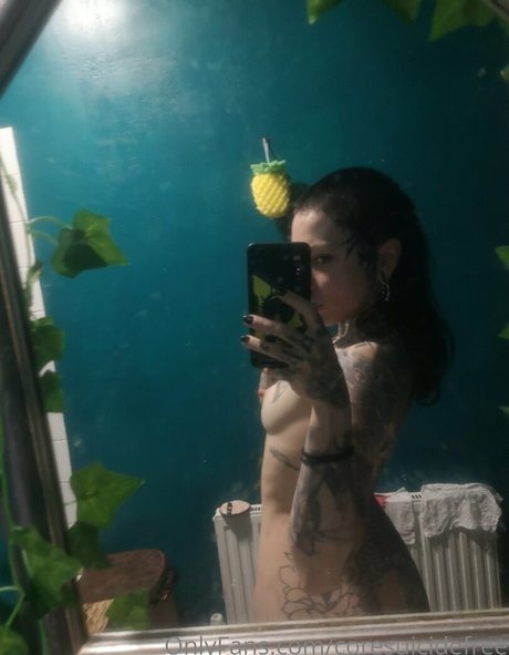 coresuicidefree nice actress pic