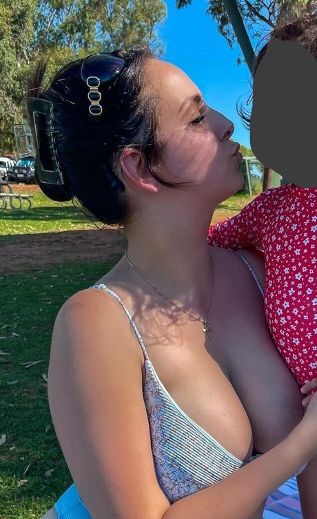 Rachel Elizabeth hot model photos