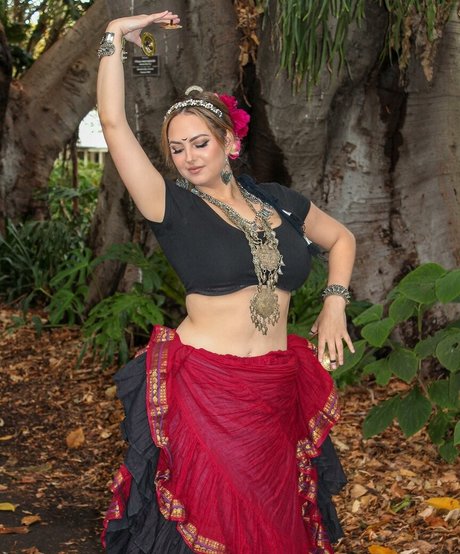 Rachel Elizabeth nude actress pic