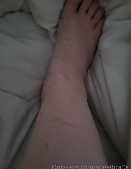 angelbrat00 erotic star image