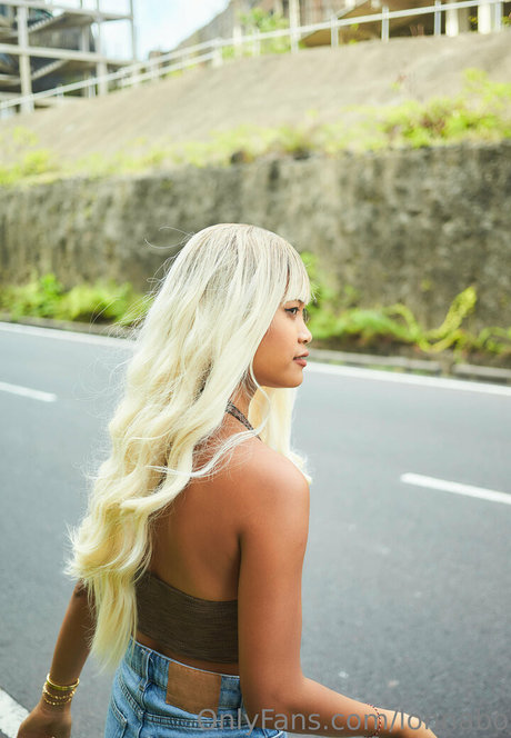 lonnabo model naked pics