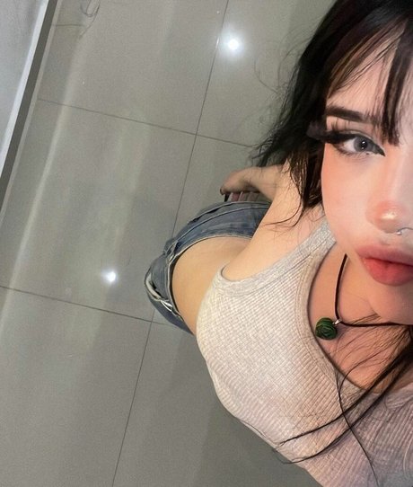 Heidi Ayala nude model picture