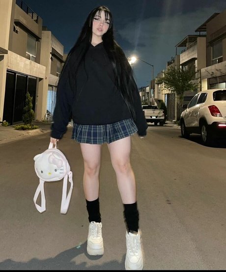 Heidi Ayala model top pic