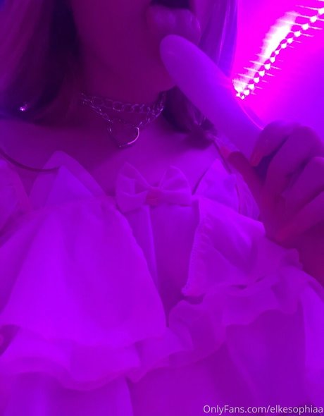 elkesophiaa naked actress image