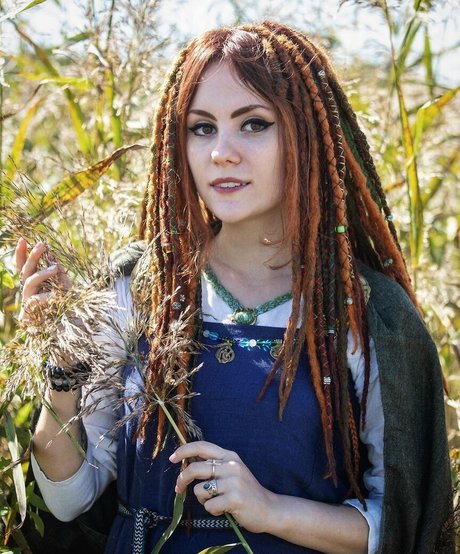 Alina Gingertail art model photo