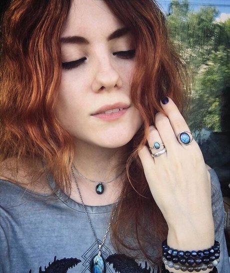 Alina Gingertail nudes model pics