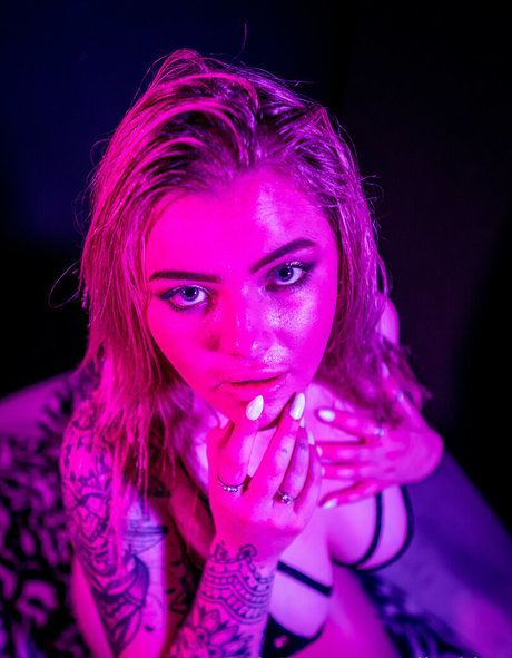 elizaking pornstar pictures