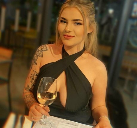 elizaking pornstar exclusive photos