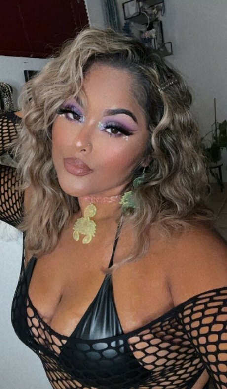 fettupwithlex nice model pic