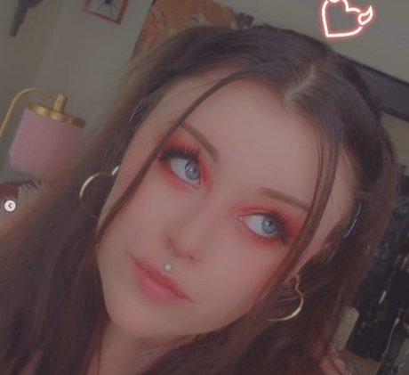 Bogwitchbae model top photo