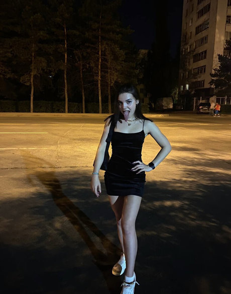 Radmila Maro star pornographic photos