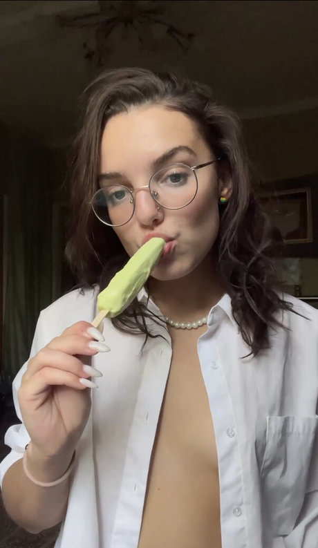 Radmila Maro perfect actress pics