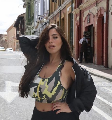 Tami Bar nice actress images